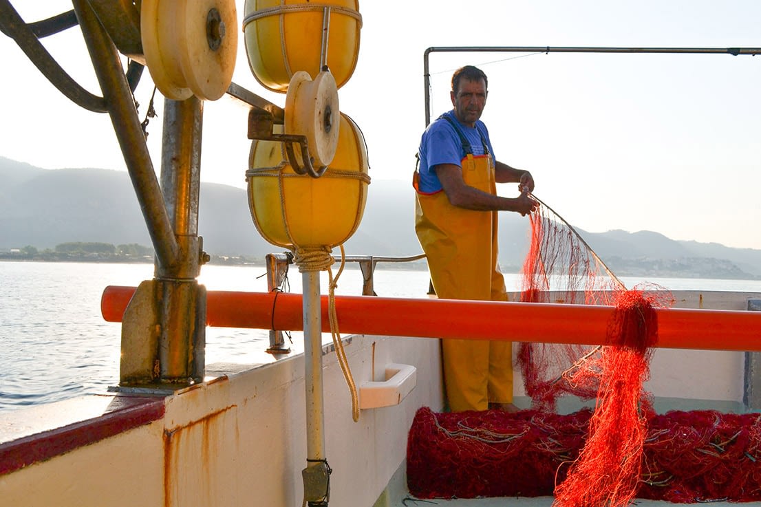 I pescatori si fermano per 7 giorni, a Terracina consegna delle